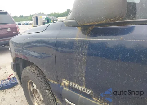 2002 Chevrolet Tahoe C1500 z USA, uszkodzony, nr VIN 1GNEC13Z12J314600